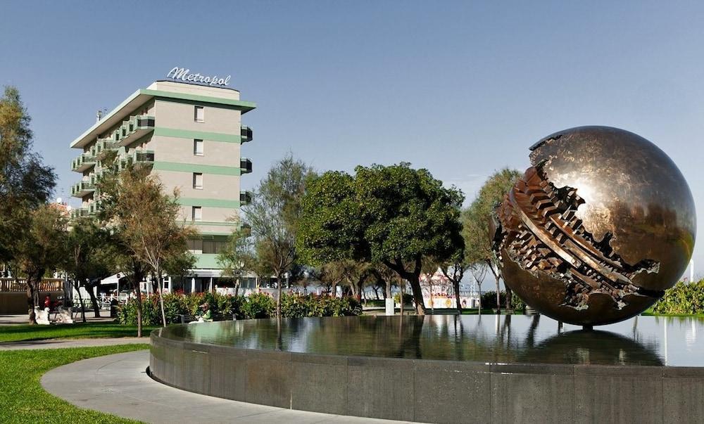 Hotel Metropol Πέζαρο Εξωτερικό φωτογραφία