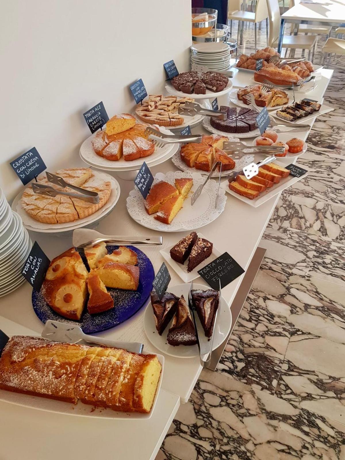 Hotel Metropol Πέζαρο Εξωτερικό φωτογραφία