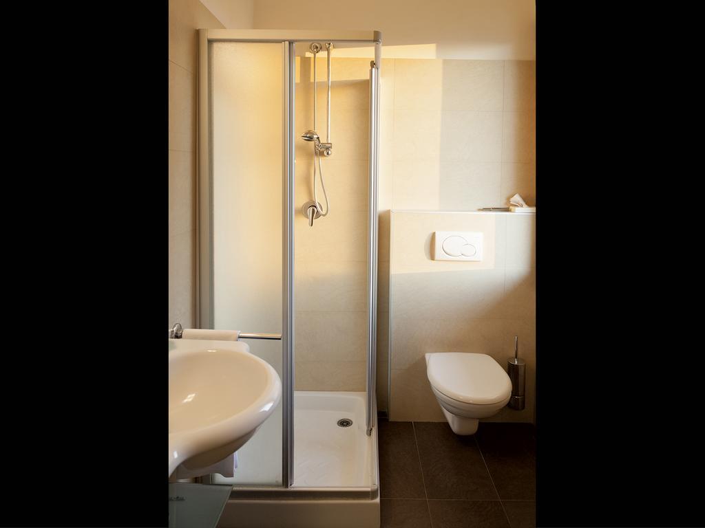 Hotel Metropol Πέζαρο Εξωτερικό φωτογραφία